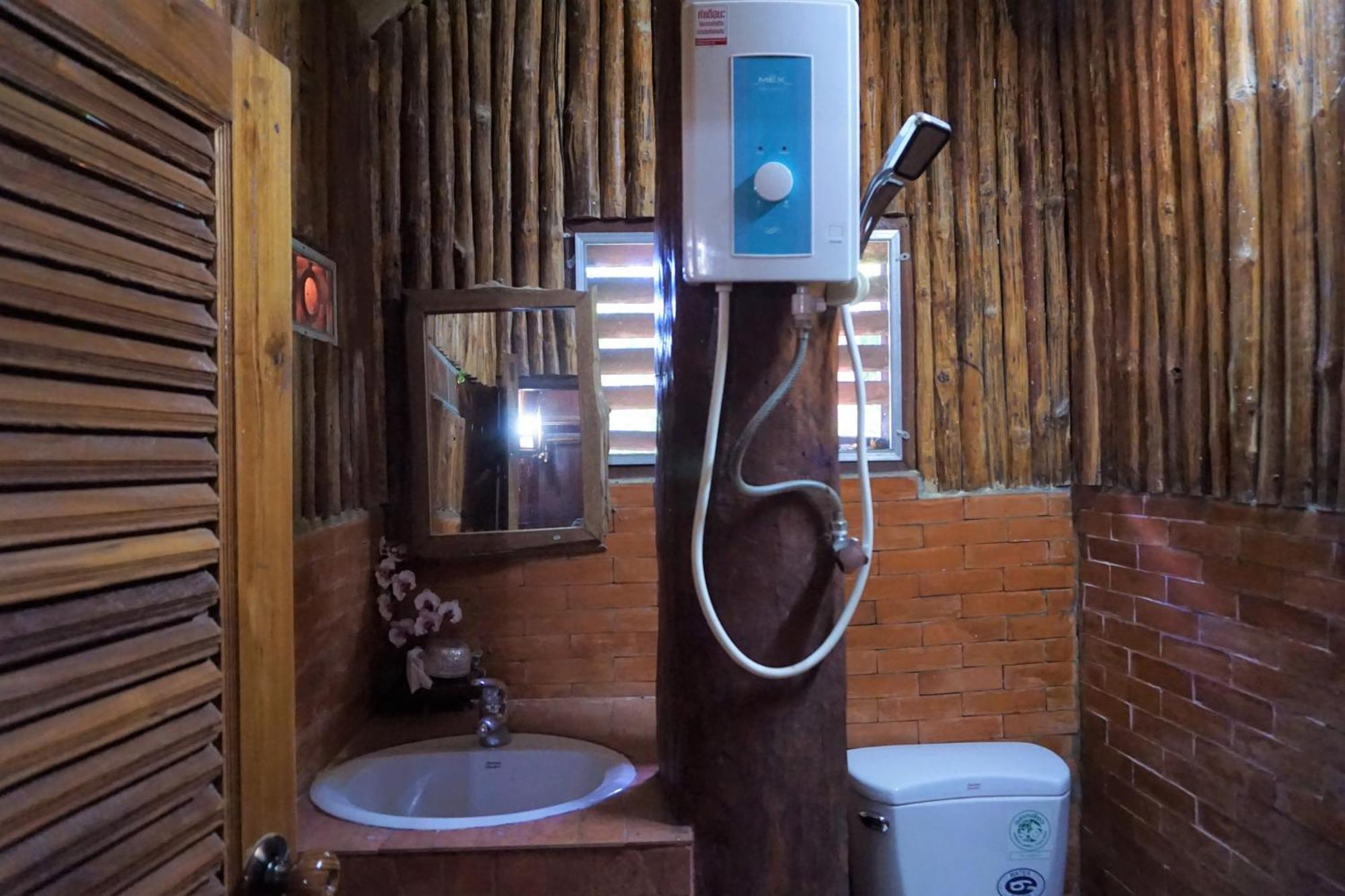Hotel Bhupimarn Garden House Chom Thong Exterior foto
